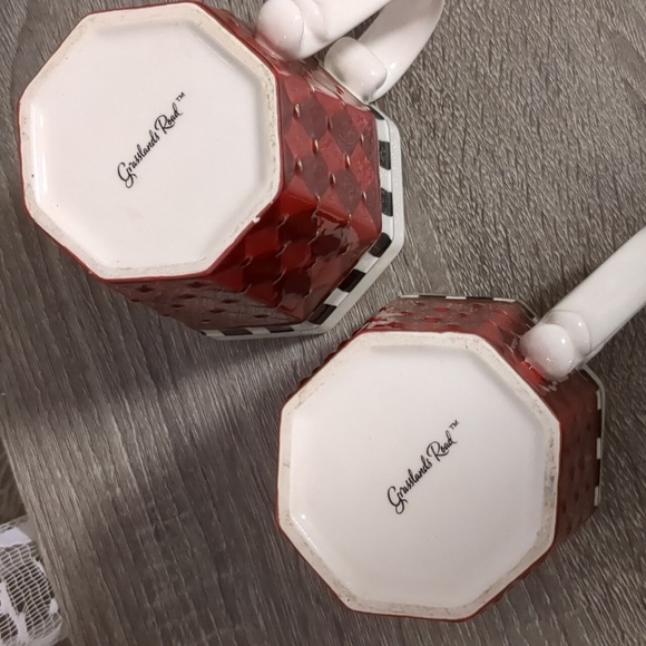 Whimsical Harlequin Matching Octagon Shaped Mug Set (2) - Picture 9 of 9